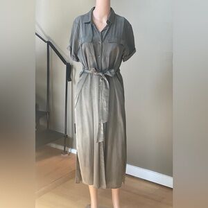 Velvet Heart Olive Green Midi Dress